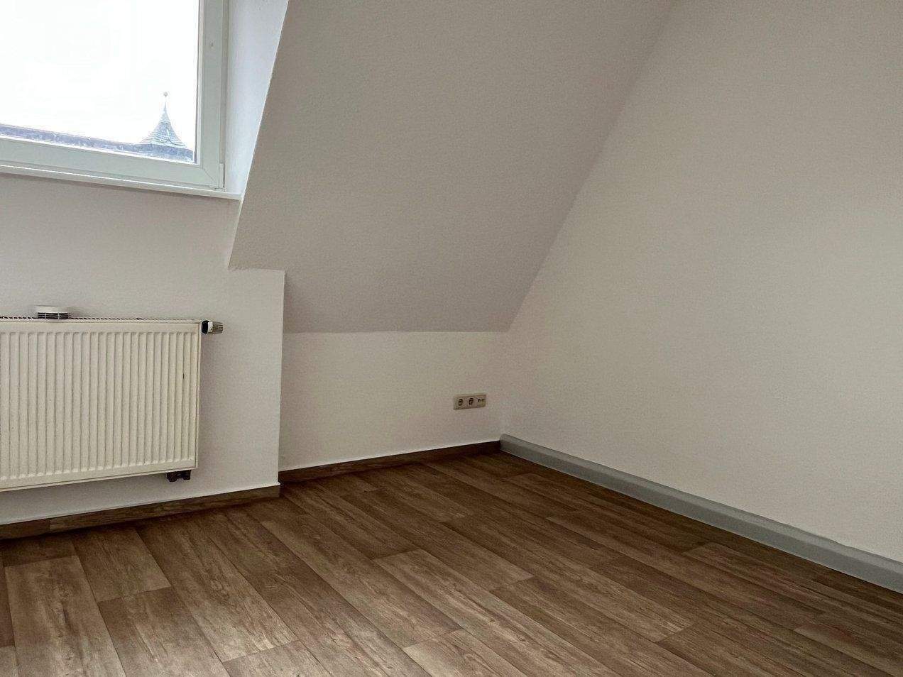 Bezugsfreie 2- bis 3-Zimmer Dachgeschoss-Wohnung in Jena-West – Jena – Vorschaubild 6