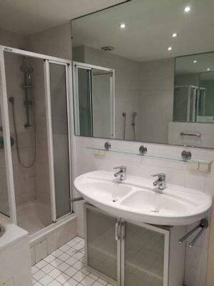 @@ Topp Lage in Schwachhausen, Vollbad, EBK, G-WC, Balkon @@ – 28209 Bremen – Vorschaubild 4
