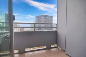 Es handelt sich um die Wohnung mit einem Zimmer sowie Balkon und EBK in Eschborn – 65760 Eschborn – Vorschaubild 6