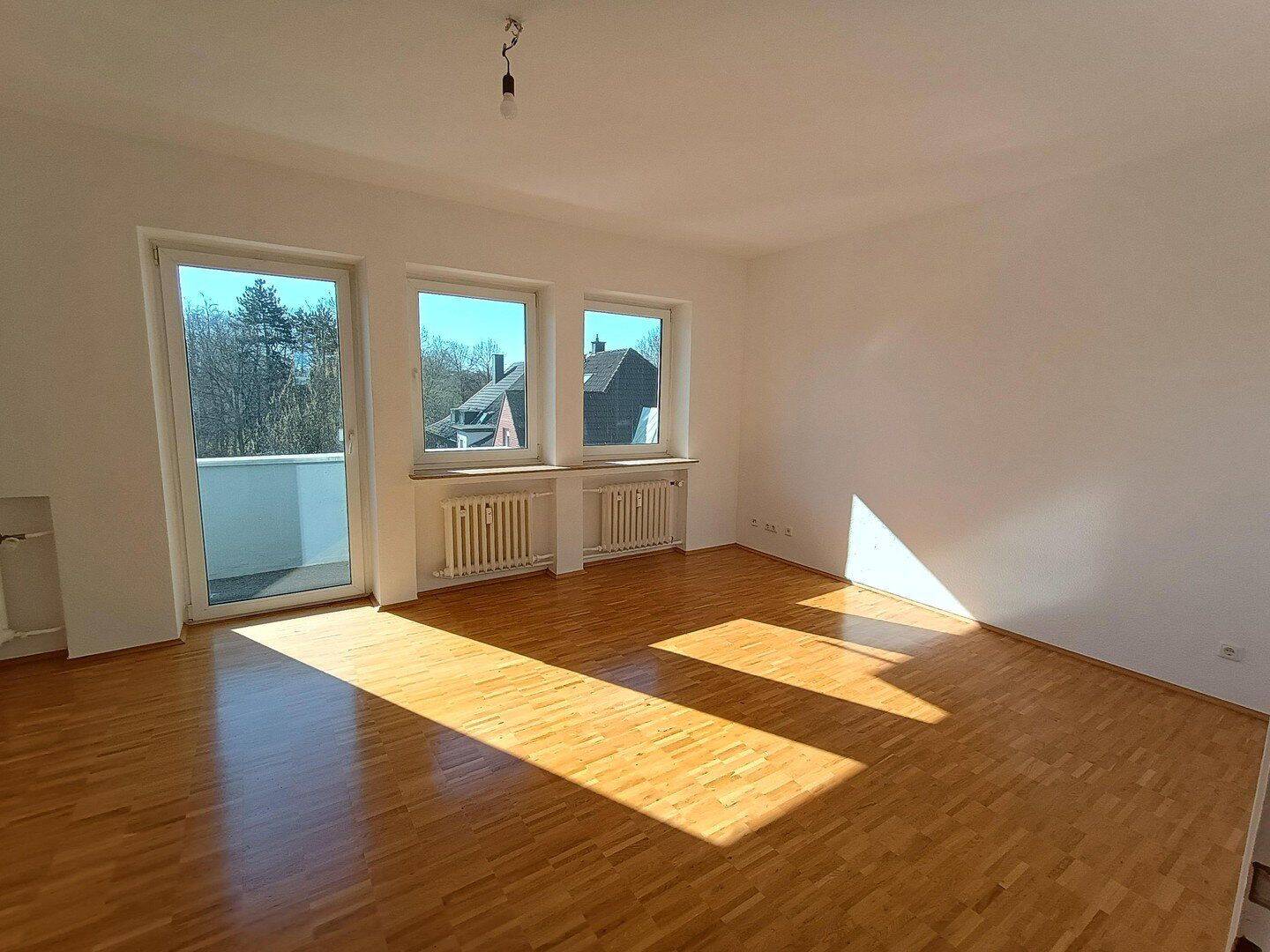 3 Zimmer Wohnung mit Echtholz-Parkett - Blick auf Westfalenpark inklusive