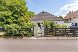 Schönes Einfamilienhaus auf großem Eckgrundstück in Potsdam-Nord