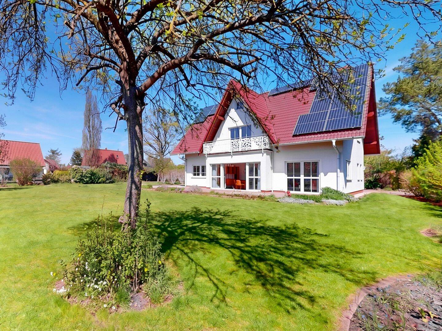 Lichtdurchflutetes Einfamilienhaus in Brieselang - großzügig wohnen im Grünen – Brieselang – Bild 1 von 9