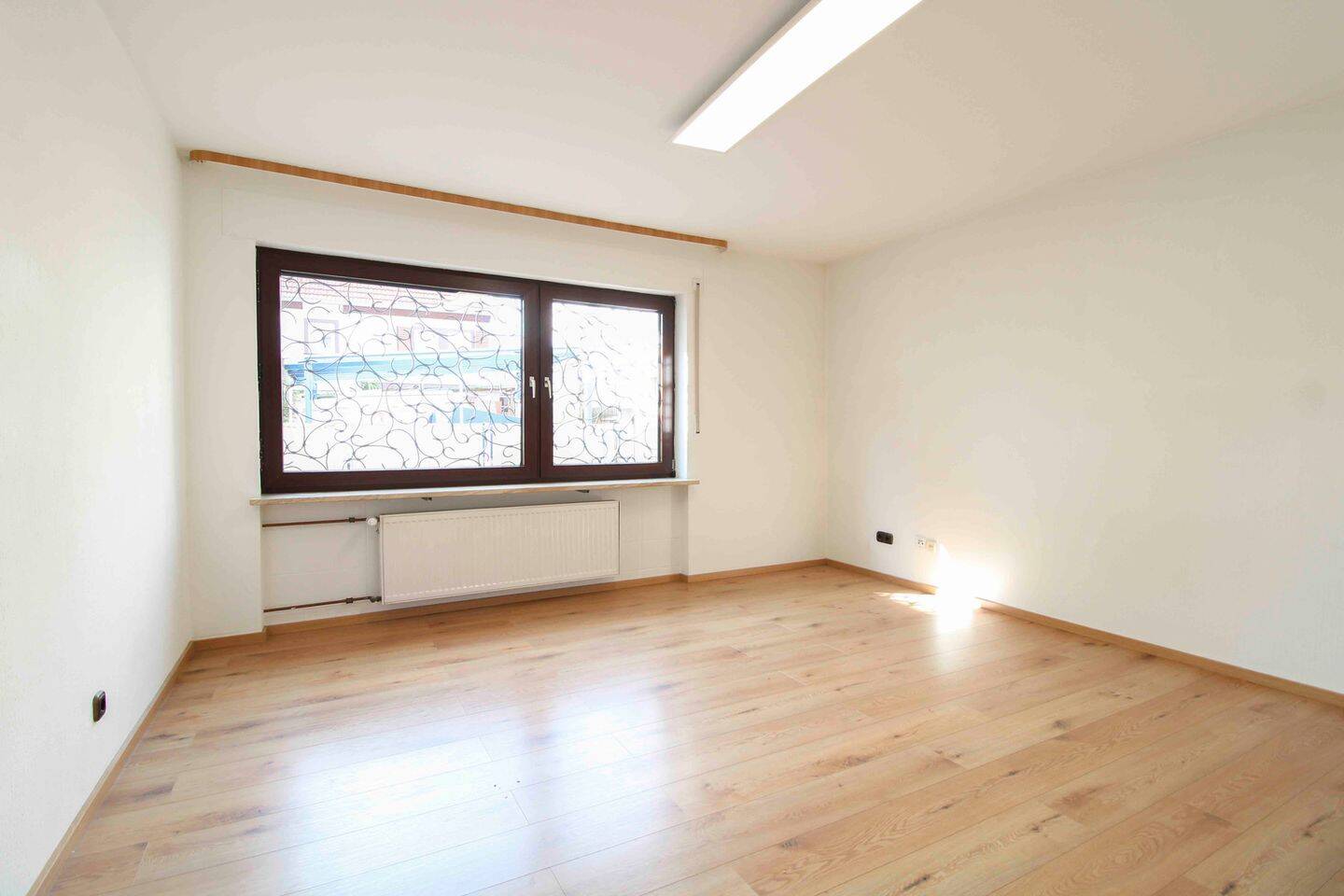 Dreifamilienhaus in Frankfurt-Seckbach - Ideal für Kapitalanleger, Eigennutzer oder Mehrgenerationen – Frankfurt am Main – Vorschaubild 4