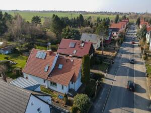 Familienparadies! - Hochwertig saniertes Einfamilienhaus mit Pool und Kamin in ruhiger Siedlungslage – 1239 Dresden – Vorschaubild 4