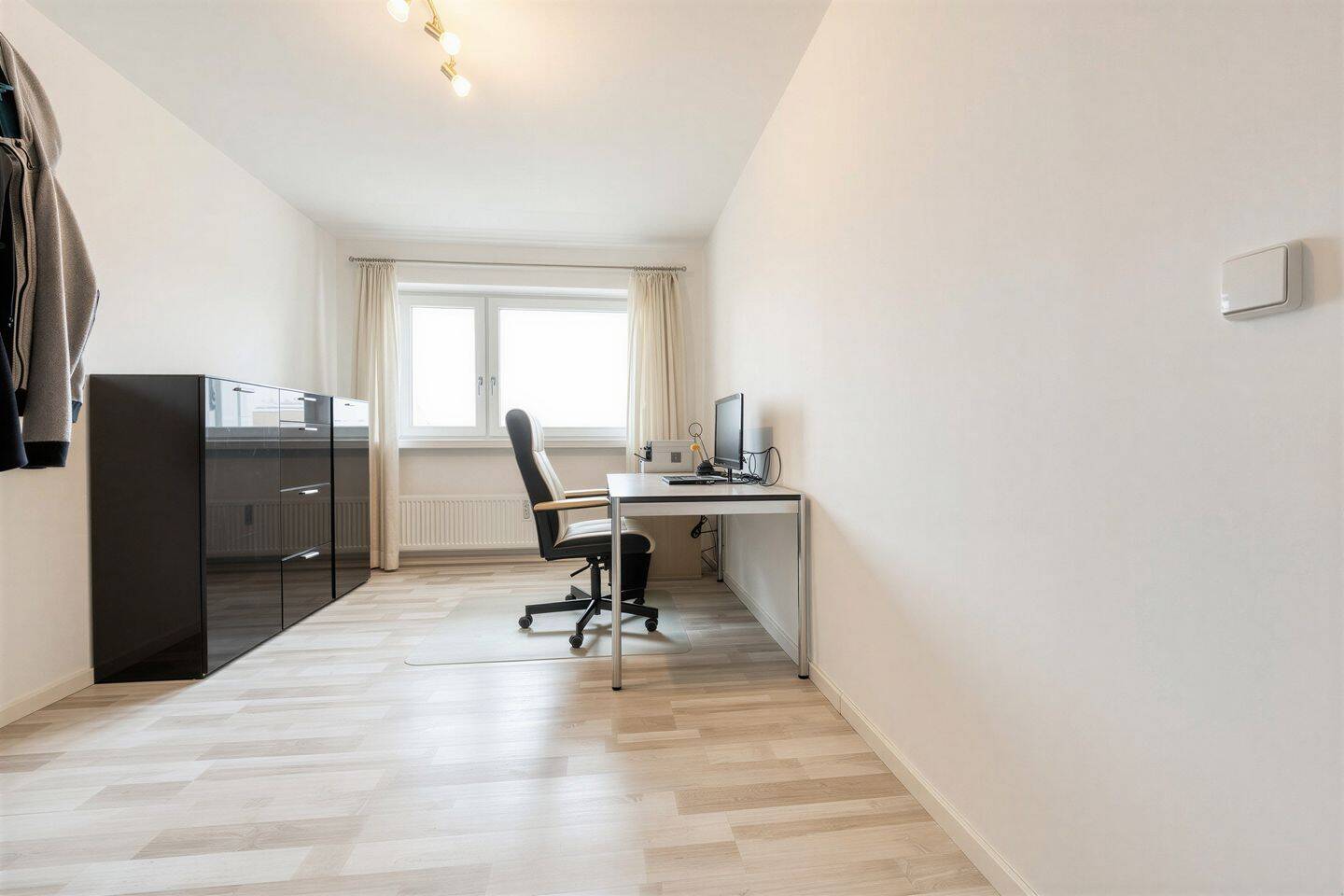 Exklusiv modernisierte 3-Zimmer-Wohnung mit traumhaftem Alpenpanorama in Englschalking / Bogenhausen – München – Vorschaubild 3