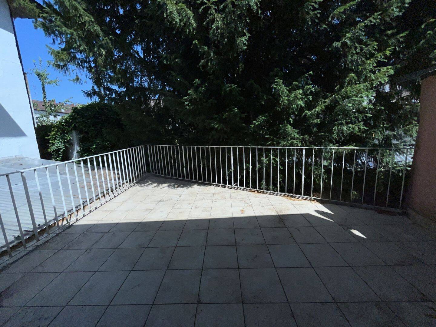 Frisch saniertes 1-Zimmer-Apartment mit großer Terrasse - Ruhige Oase in Innenstadtlage – Karlsruhe – Vorschaubild 7