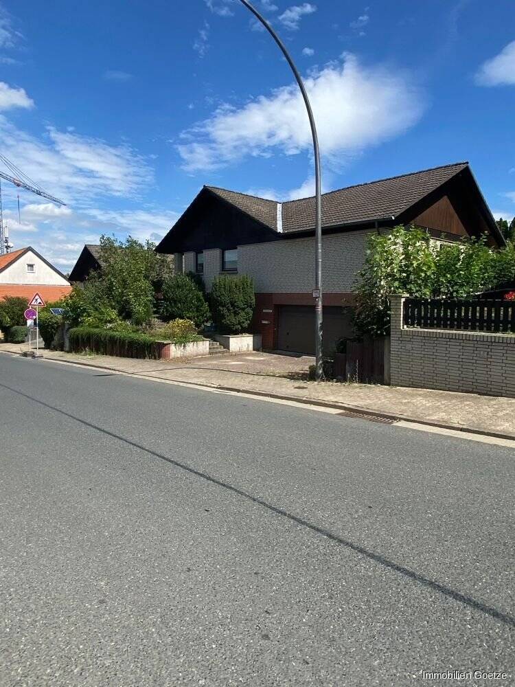 Großzügiges Zweifamilienhaus mit Doppelgarage! – Salzgitter – Vorschaubild 2