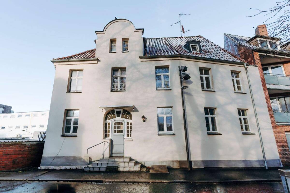 Vermietet - 2 Zimmer - Lübecker Altstadt mit Blick auf die Petrikirche – 23552 Lübeck – Bild 1 von 3
