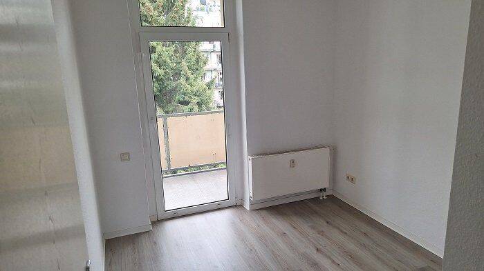 Exklusive 2 Raumwohnung mit modernen Duschbad und Balkon – Chemnitz – Vorschaubild 4
