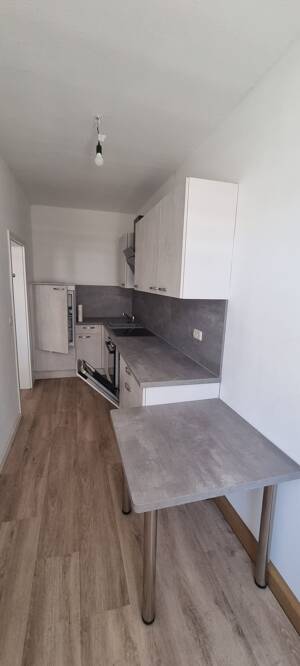 Gemütliche Wohnung im Zentrum für Studenten, Singles etc. – 8412 Werdau – Vorschaubild 2