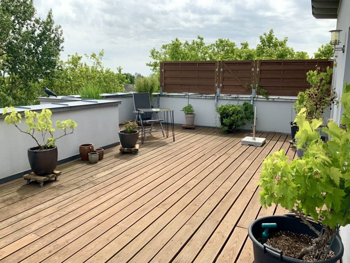 Genießen Sie Ihre Dachterrasse mit tollem Blick über Halle – 6120 Halle (Saale) – Bild 1 von 9