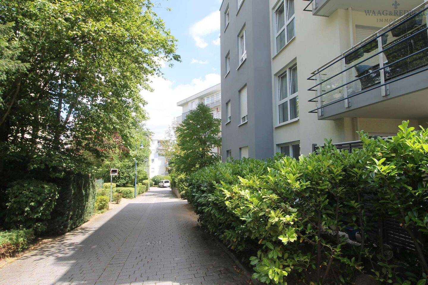 Perfkkt sanierte 3 Zi-Whg in ruhiger eleganter Wohnanlage in Wiesbaden lässt keine Wünsche offenen – Wiesbaden – Vorschaubild 4