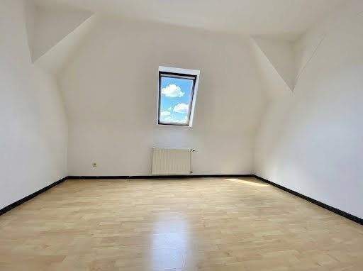 Einbauküche inklusive! Sanierte 3-Raum-Wohnung im Dachgeschoss – Erfurt – Vorschaubild 9