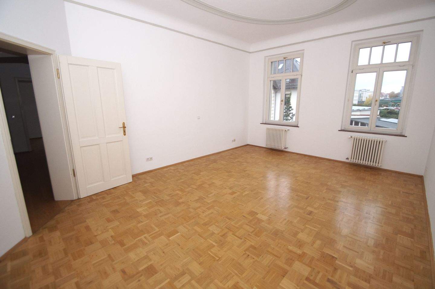 2-Zimmer-Wohnung mit EBK in ruhiger Lage in Gohlis – Leipzig – Bild 1 von 5