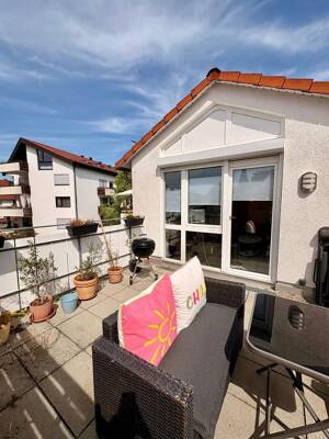 Helle 2 Zi-Wohnung mit Süd-Dachterrasse & Tiefgaragenstellplatz