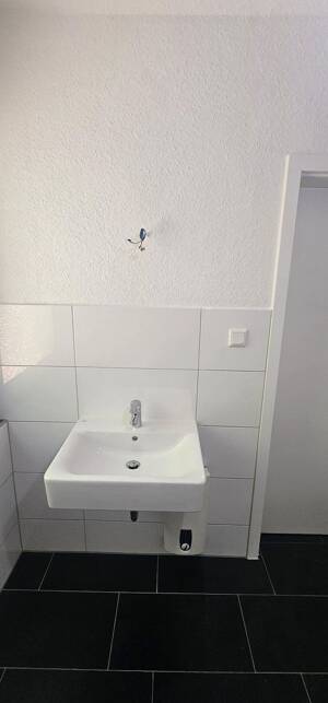 Sehr schöne sanierte 2 Zimmer Wohnung mit Balkon in Duisburg zu vermieten – 47138 Duisburg – Vorschaubild 8