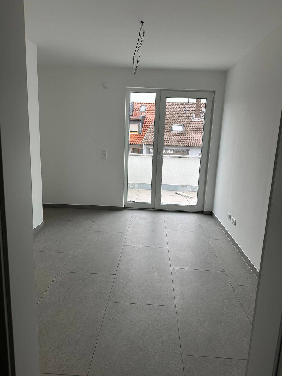Neubau-Highlight in Sulzbach am Main: 4-Zimmer-DG-Wohnung mit zwei Balkonen *Weitere auf Anfrage verfügbar* – Sulzbach am Main – Vorschaubild 4