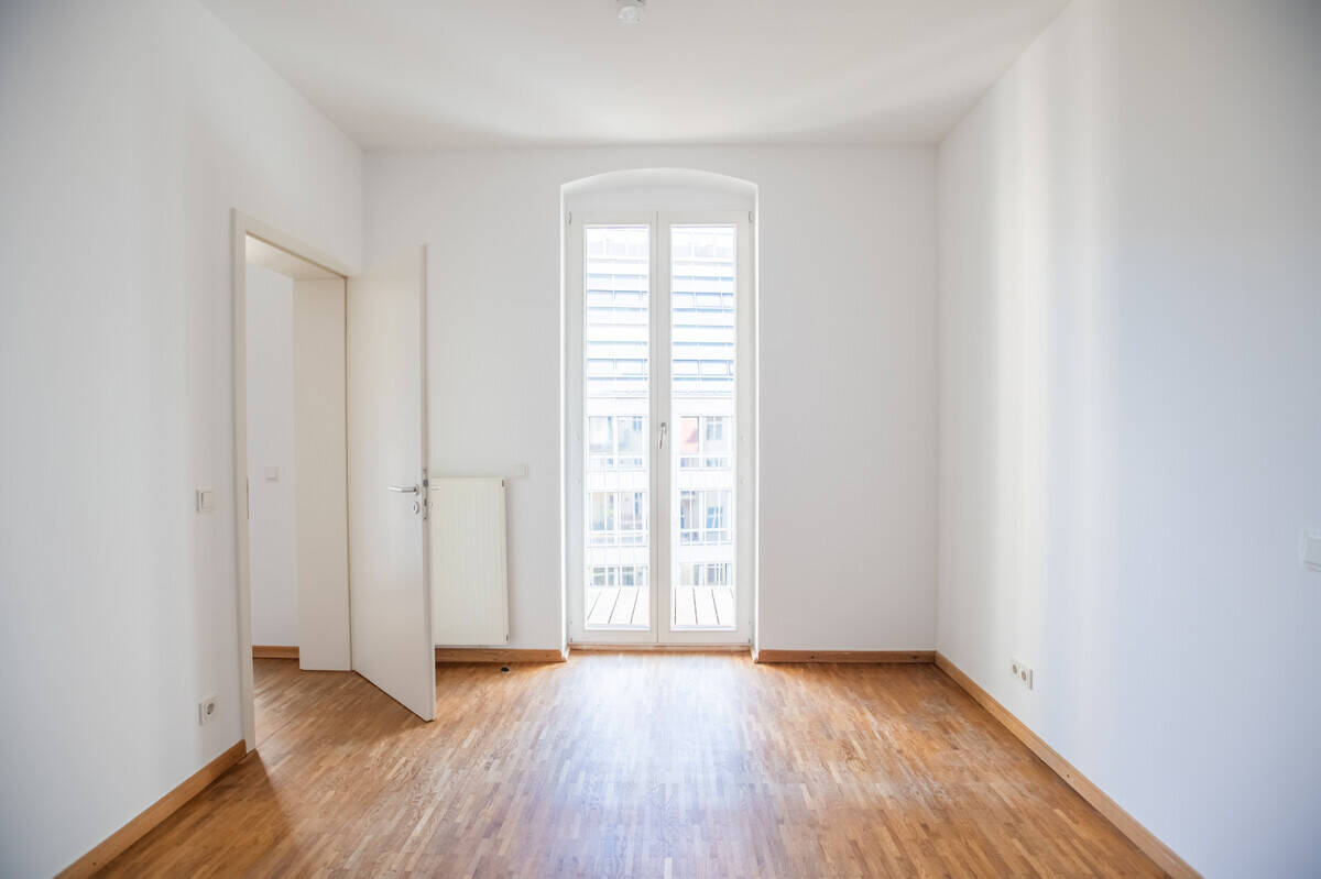 Bezugsfrei in Berlin-Mitte: Sanierte Gründerzeit-Wohnung mit Balkon, EBK, nahe Bundestag & Charité – Berlin – Vorschaubild 2