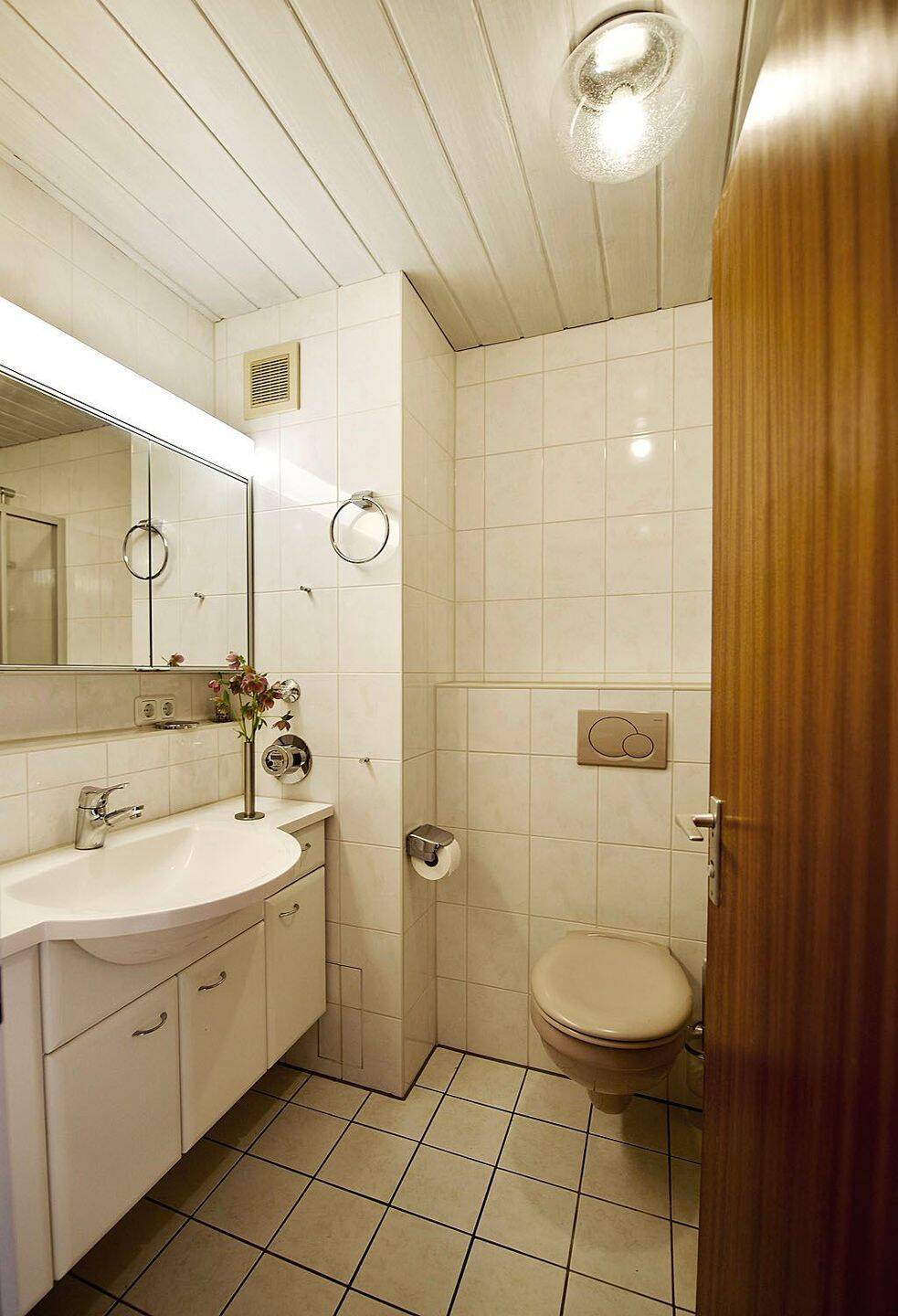 Tolle 2-Zimmer-Wohnung mit Balkon, Lift und Parker – München – Vorschaubild 8