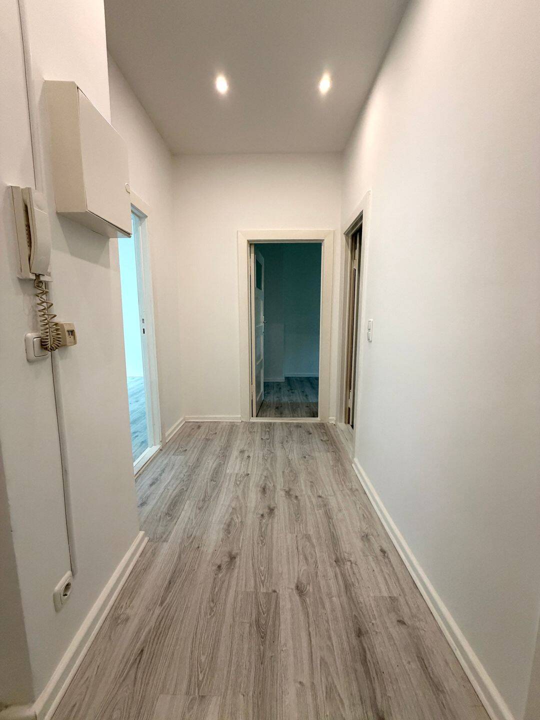Charmante 2-Zimmer-Altbauwohnung mit Balkon und ruhiger Hofausrichtung – Berlin – Vorschaubild 8