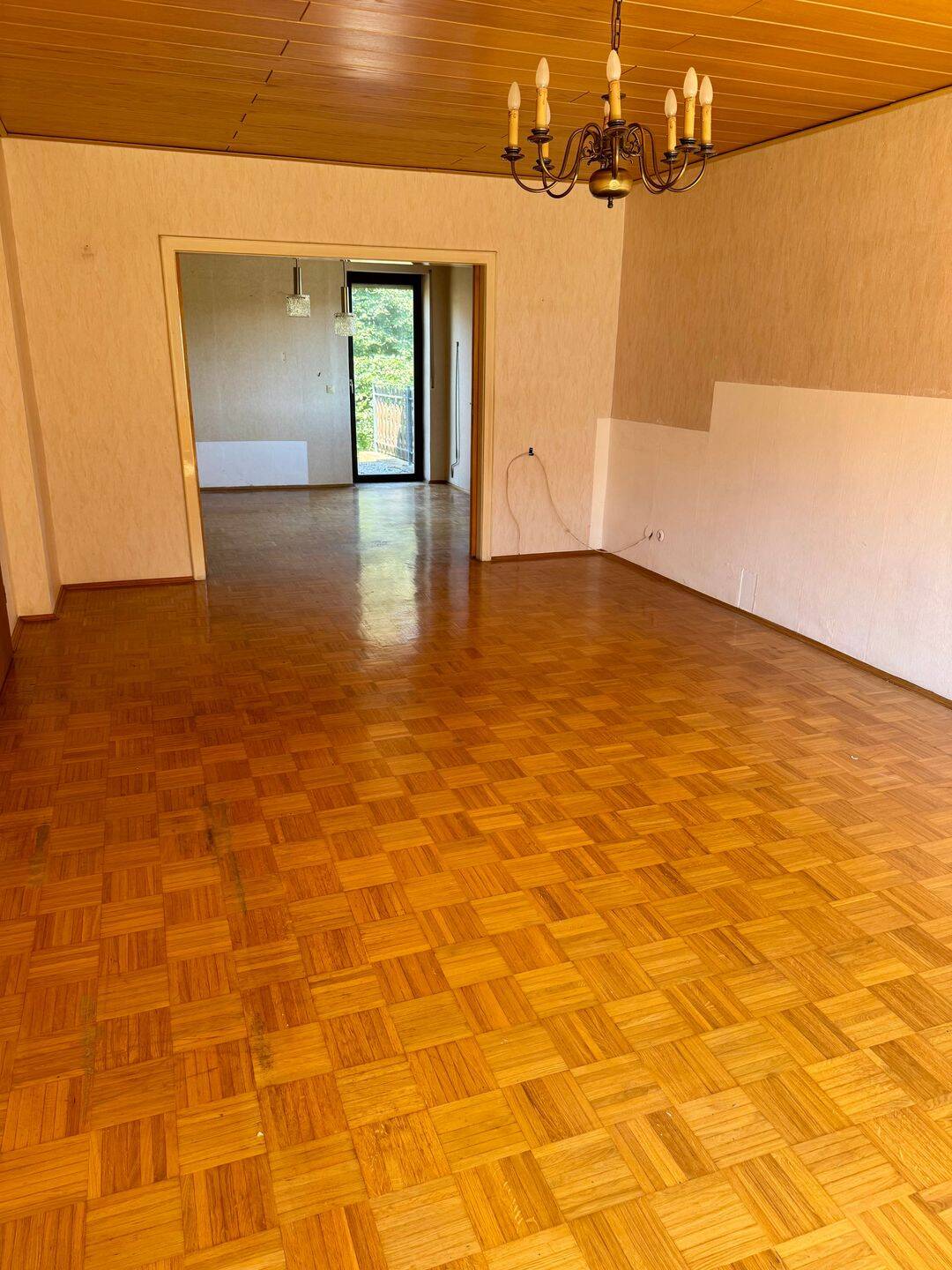 Familienfreundliches Einfamilienhaus mit großem Grundstück und Doppelgarage von privat – Gau-Bickelheim – Vorschaubild 3