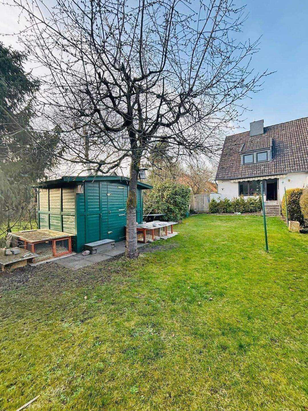 Gepflegte Doppelhaushälfte mit Terrasse, schönem Garten und 2 Stellplätzen – Celle – Vorschaubild 2