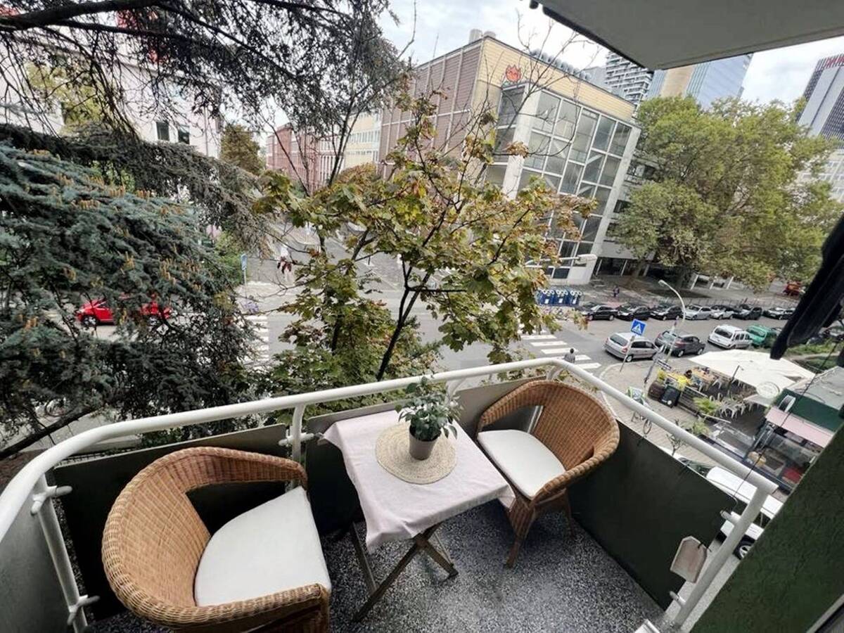 2 Zimmer Wohnung in Bockenheim + neue EBK und Balkon – 60486 Frankfurt am Main – Bild 1 von 9