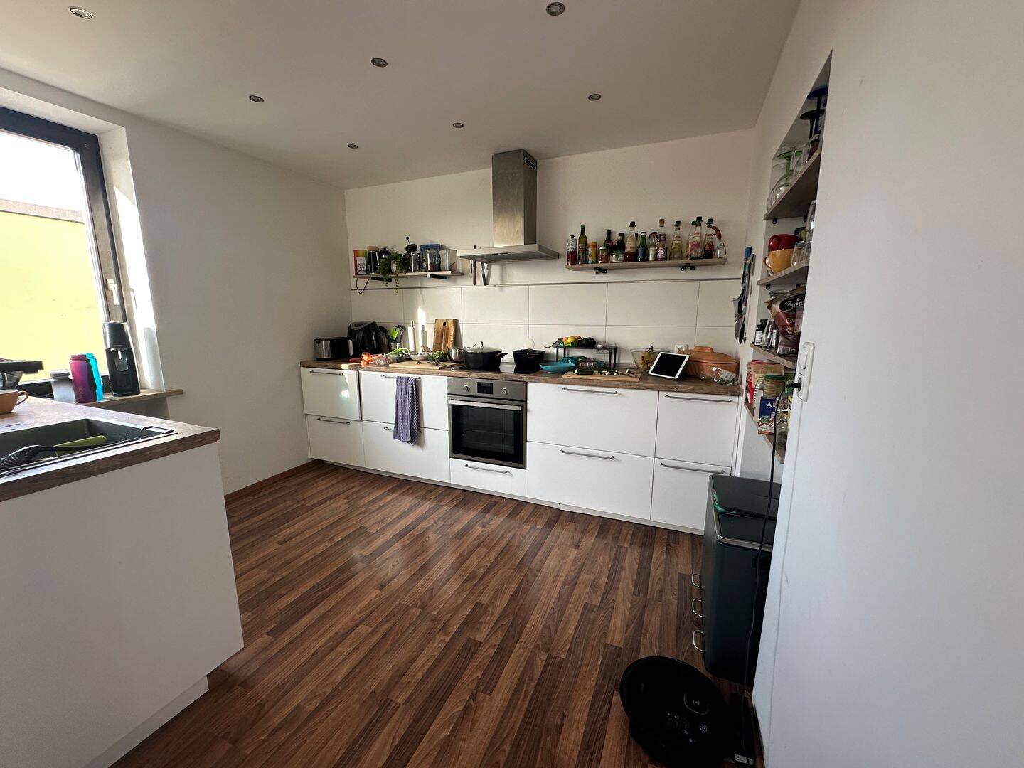 Große, gut geschnittene 4 Zimmerwohnung mit gr. Balkon, Fahrstuhl u. TG-Platz in sehr ruhiger Lage! VERMIETET! – Augsburg – Vorschaubild 4