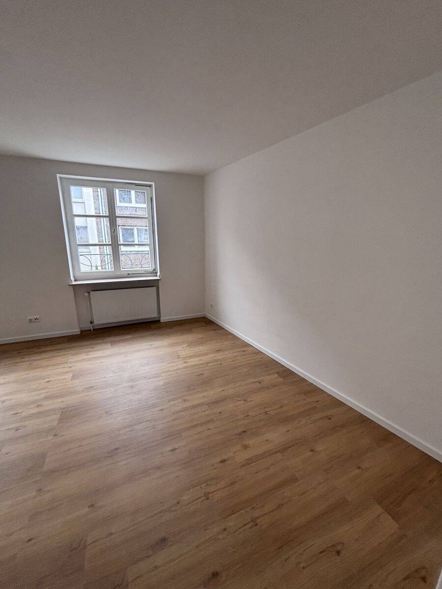 helle, komplett renovierte 1-ZKDB-Wohnung mit Balkon, Zentrum Aachen, Mariahilfstraße 1-3 ab 01.07.2026 zu vermieten – Aachen – Vorschaubild 3