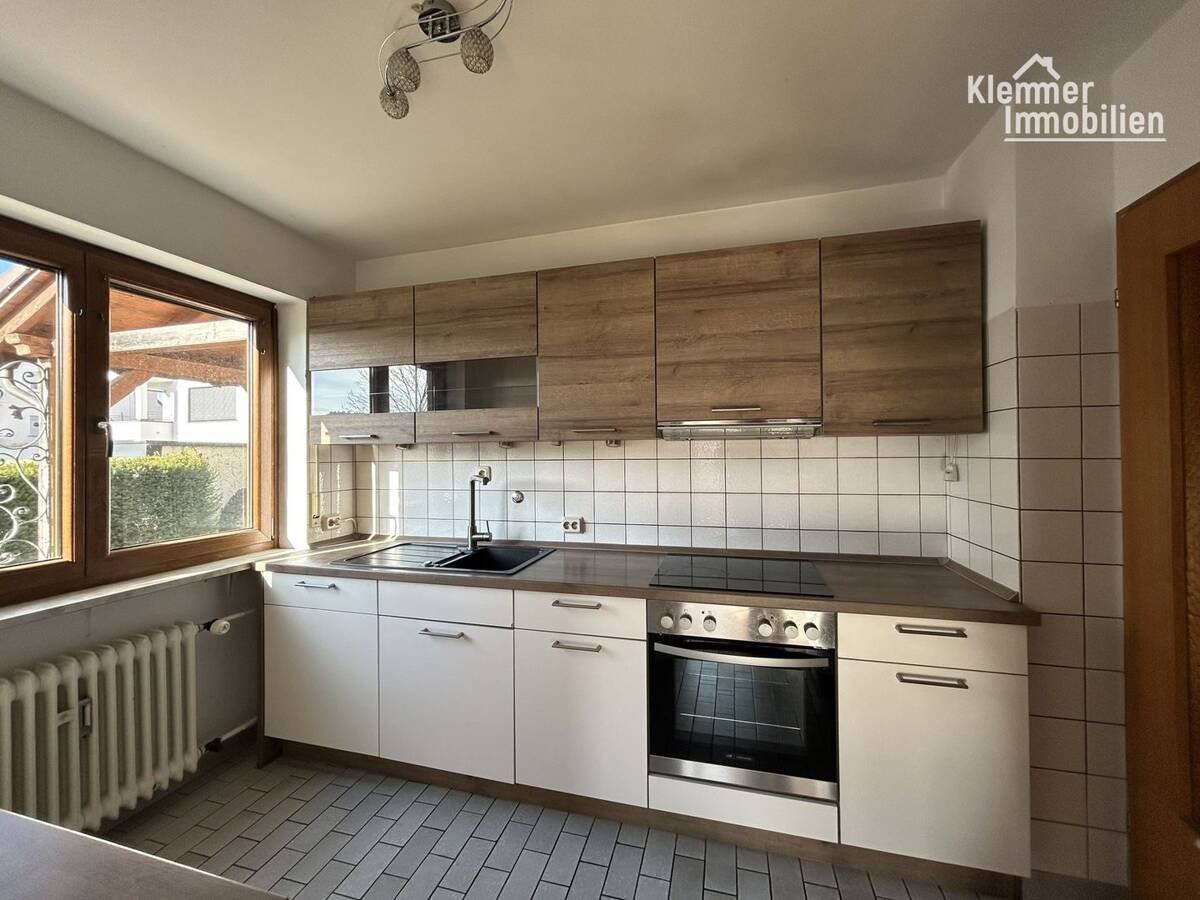 Helle 3-Zimmer-Wohnung mit Balkon, eigenem Garten und Garage in ruhiger Wohnlage – 97816 Lohr am Main – Bild 1 von 8