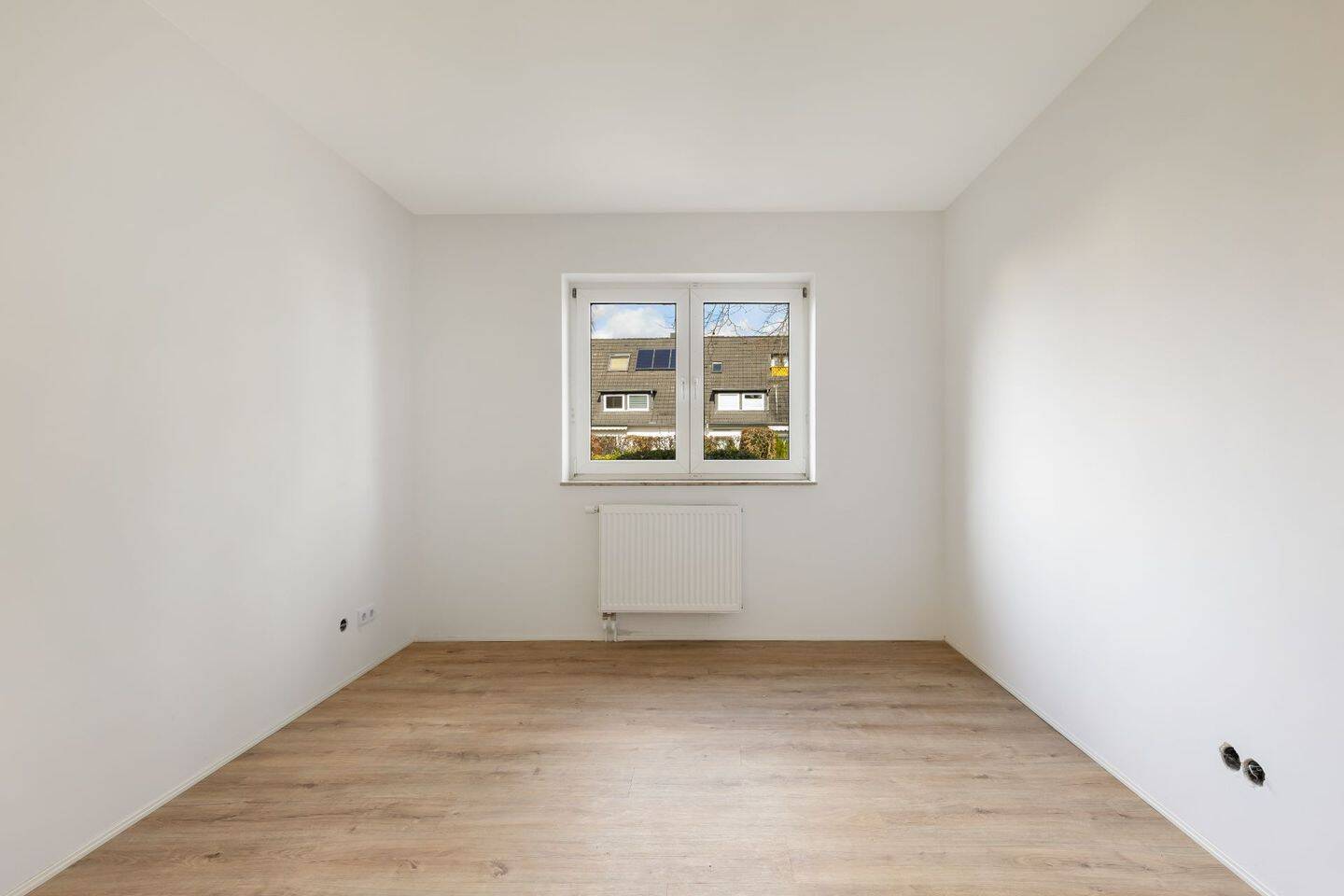 Kernsanierte 2-Zimmer-Gartenwohnung mit Südterrasse & TG-Stellplatz – Hamburg – Vorschaubild 6