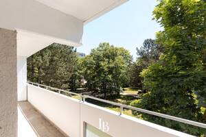 Modern wohnen in München: Renovierte 3-Zimmer-Wohnung mit Balkon, Küche & Aufzug – 81927 München – Vorschaubild 3