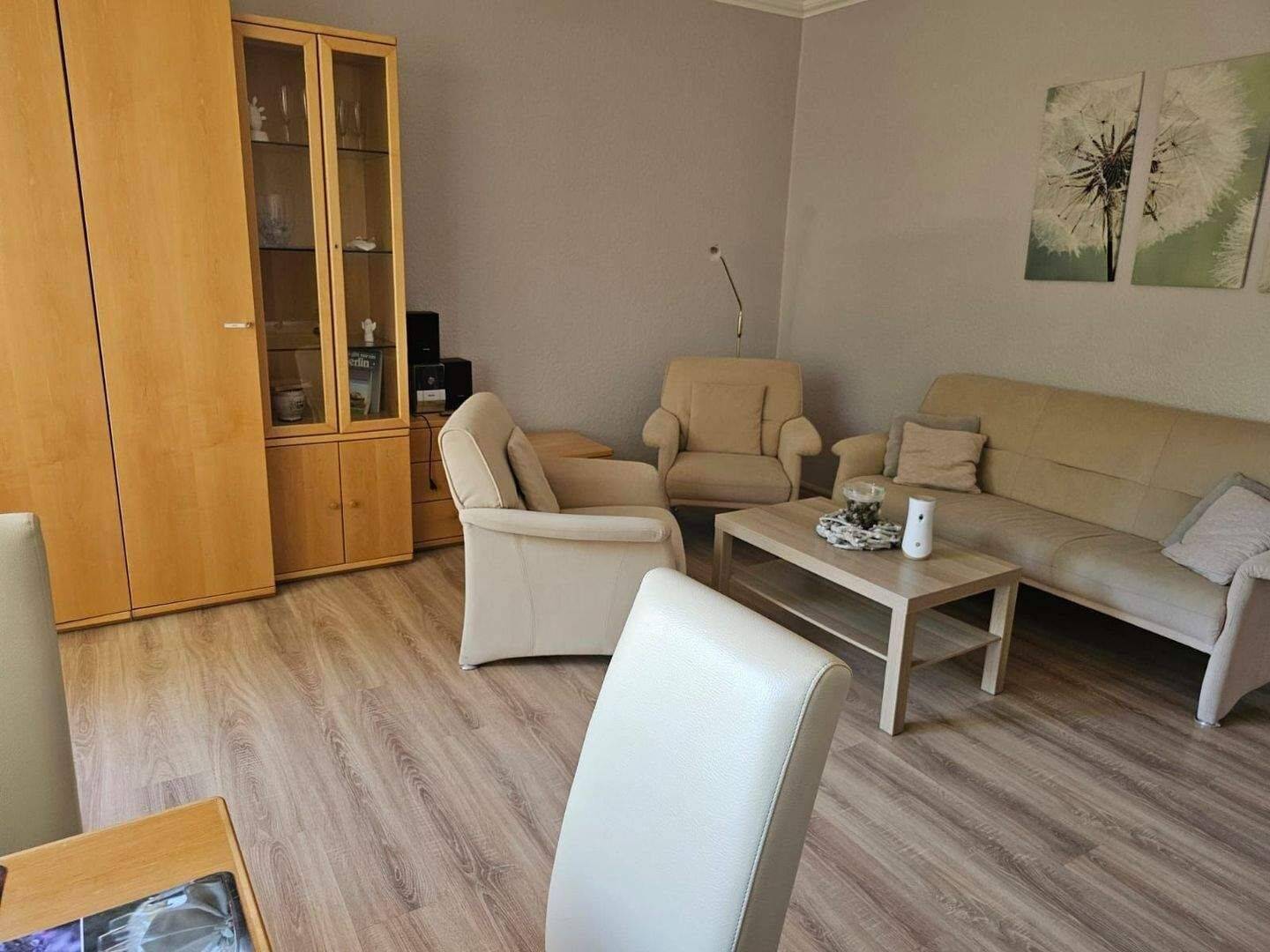 Sofortbezug / TOP 2 Zimmerwohnung mit Sonnenbalkon und Tageslichtbad - 0172-3261193 – Berlin – Vorschaubild 4