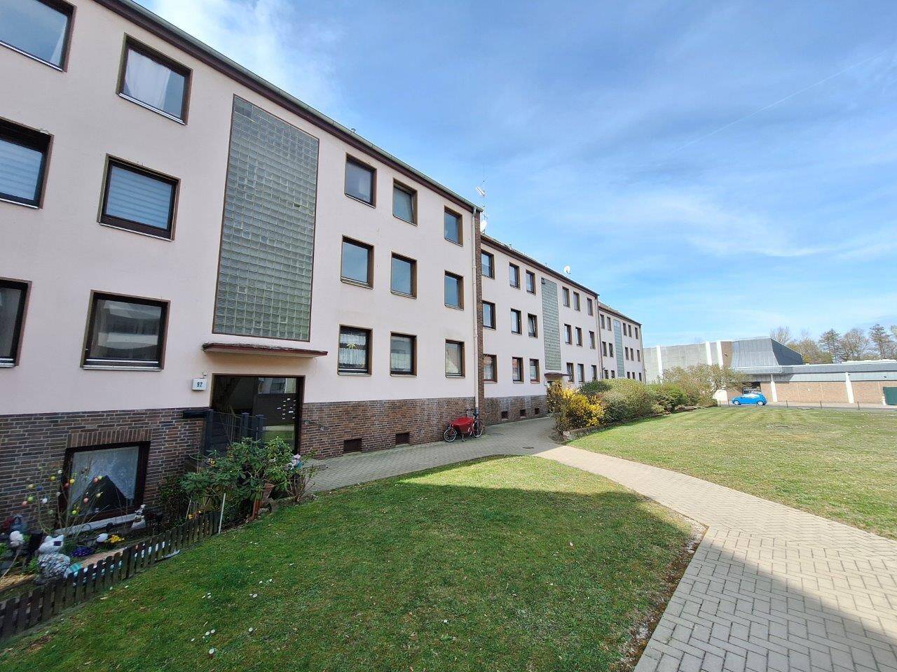 1 Raum Wohnung mit Balkon hell und freundlich