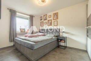 Kernsanierte Dachgeschosswohnung mit Südostbalkon, Aufzug und Stellplatz in Untertürkheim – 70327 Stuttgart – Vorschaubild 9