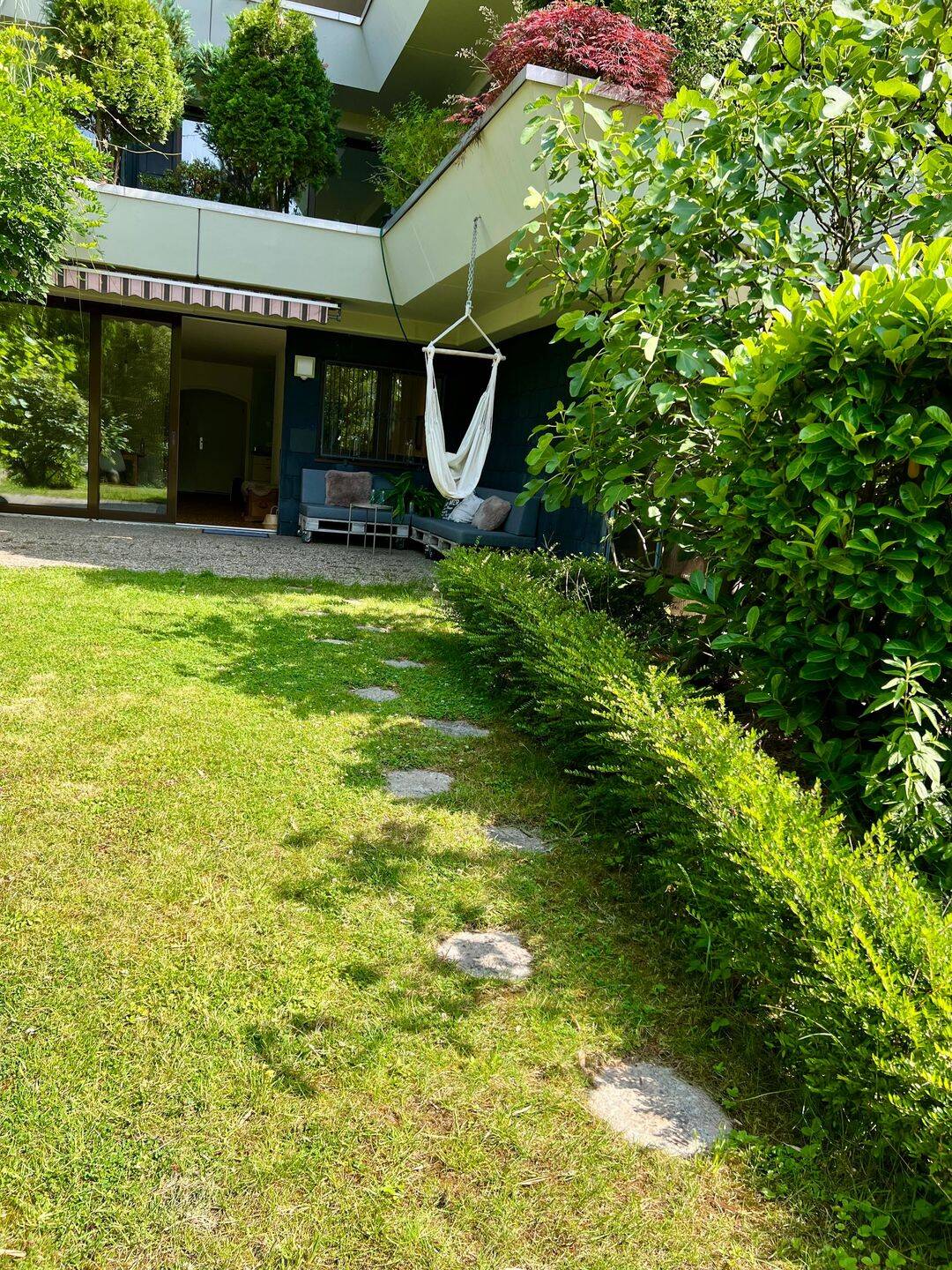 (vorerst befristeter Mietvertrag!).möbelierte 3,5 bzw. 4 Zim. Gartenwohnung in Unterbach direkte Seenähe – Düsseldorf – Vorschaubild 3