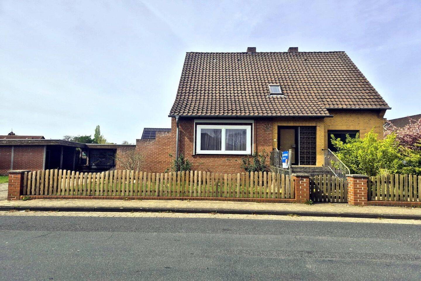 Zweifamilienhaus mit vielen Möglichkeiten! – Hillerse – Vorschaubild 4