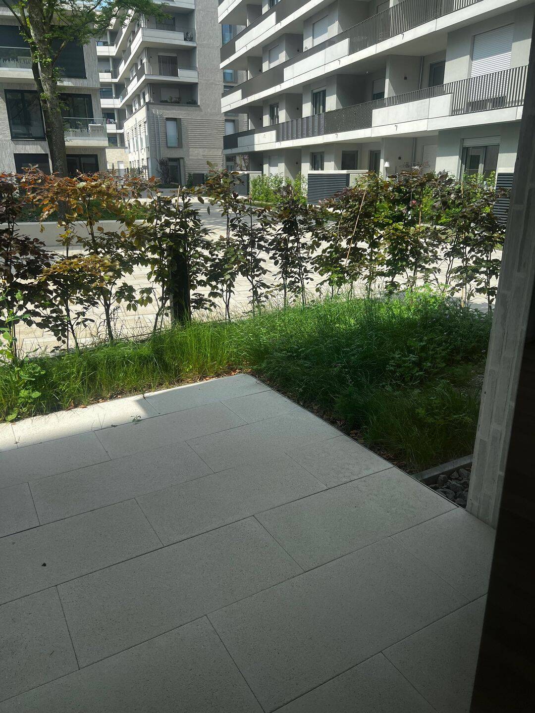 Exklusive 2-Zimmer-Neubau-Terrassenwohnung mit Tiefgarage in Düsseldorf-Heerdt – Düsseldorf – Vorschaubild 2