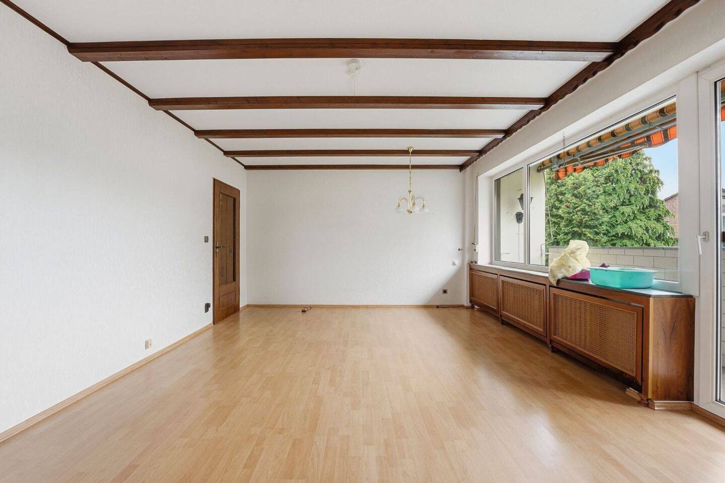 Renovierungsbedürftige 3-Zimmer-Wohnung mit Loggia und Stellplatz in Leverkusen-Rheindorf – Leverkusen – Vorschaubild 7