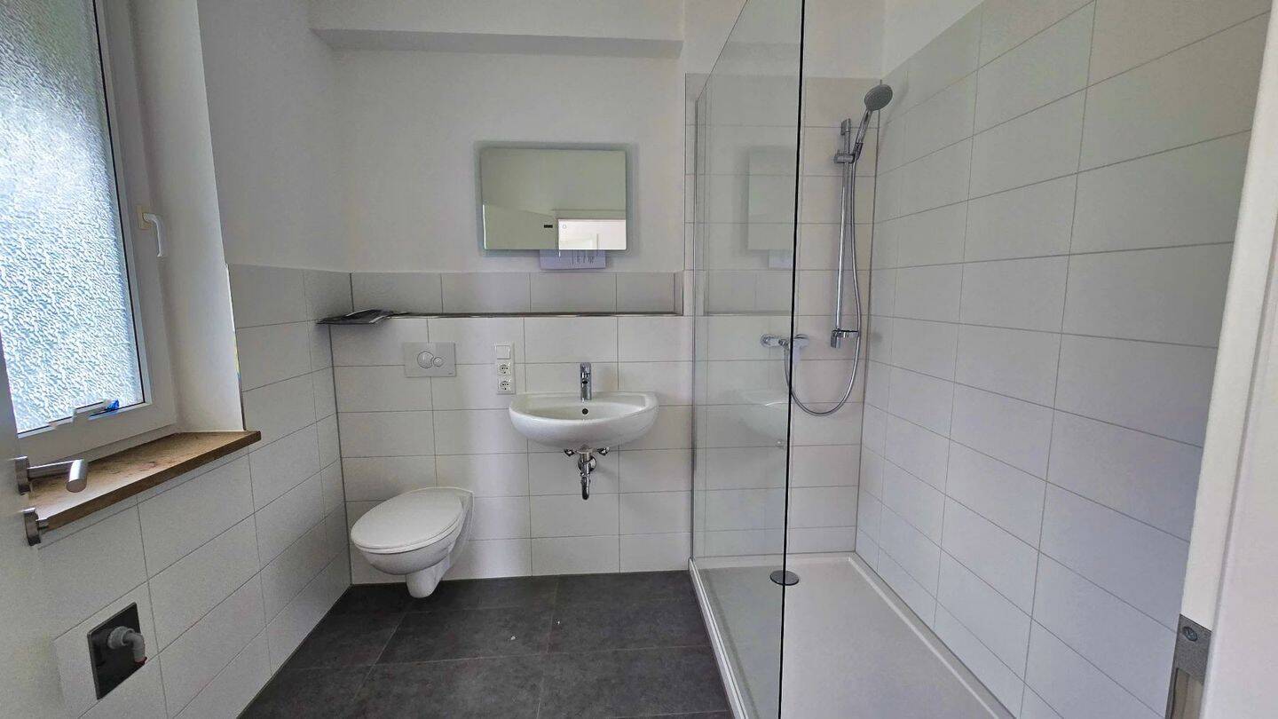 Erstbezug nach Sanierung - moderne 3-Zimmer-Wohnung mit neuer Einbauküche und Bad – Ludwigslust – Vorschaubild 2