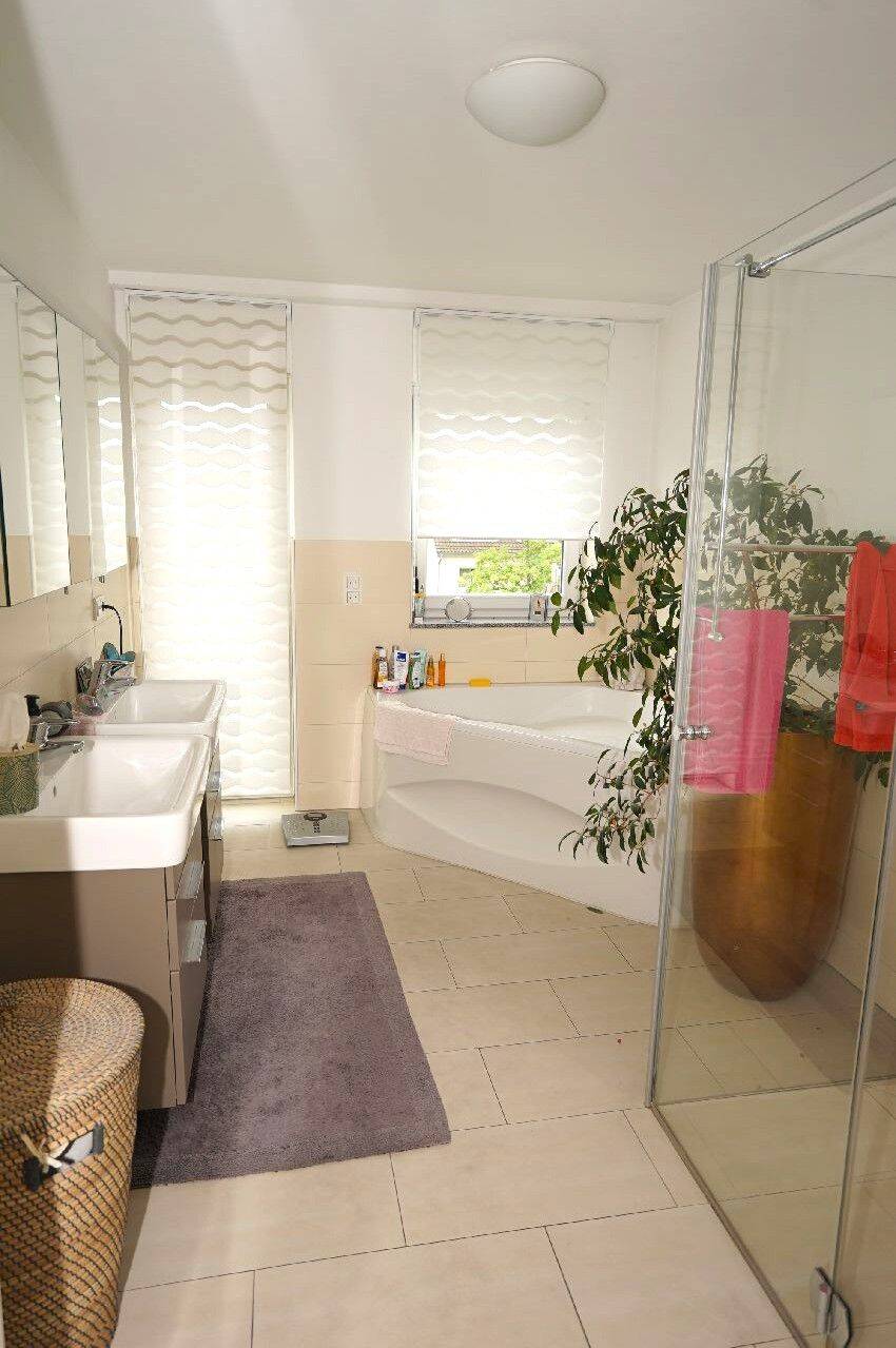 Modern ausgestattete 5-Zimmer-Wohnung mit Balkon und Carport am Rande der Waldsiedlung! – Leverkusen – Vorschaubild 8