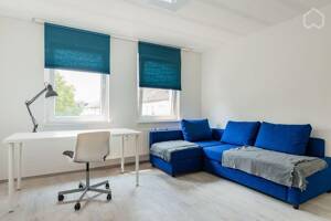 Bezugsfrei & Möbliert: Hell geschnittene 2-Zi.-ETW mit Balkon in Essen-Ostviertel (Provisionsfrei)
