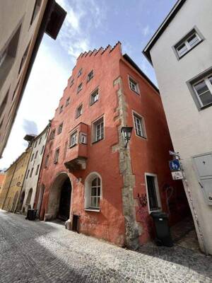 Rendite 4,04 %! Vermietete 4-Zi. Maissonette-Wohnung mit Galerie in der Altstadt von Regensburg – 93047 Regensburg – Vorschaubild 1