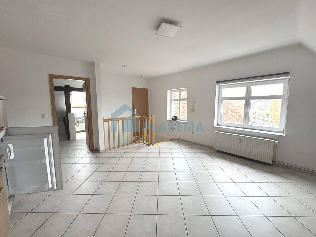 2-Zimmer-Wohnung mit Einbauküche, Galerie im Wohnzimmer, Bad mit Wanne und Fenster – Parchim – Vorschaubild 3
