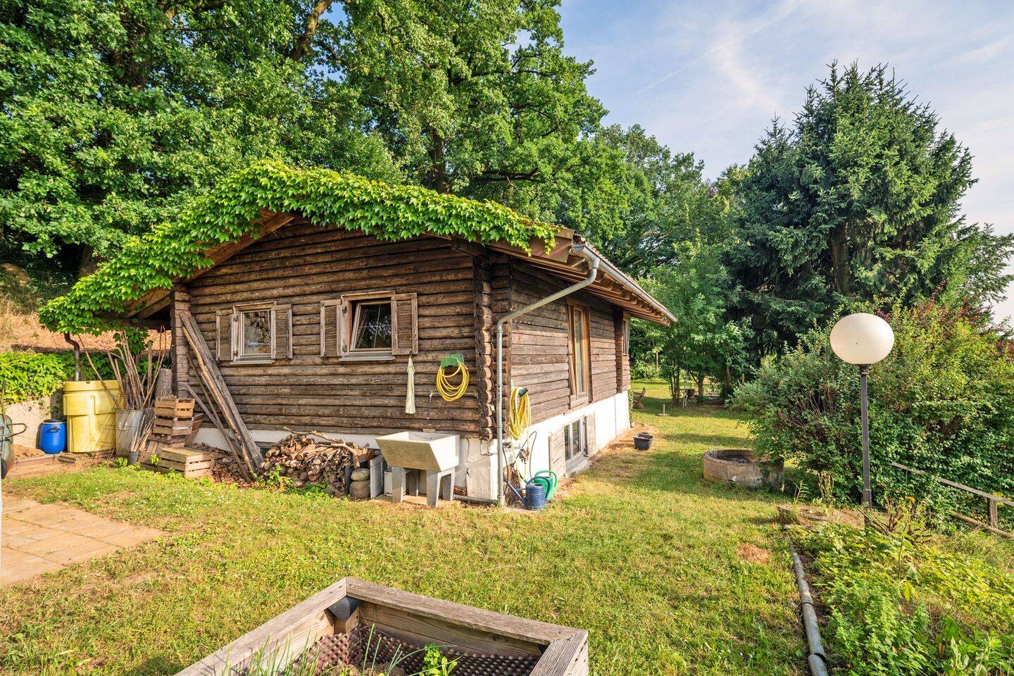 Ein herrlicher Rückzugsort: charmantes Wochenend-Blockhaus mit idyllischem Grundstück – Affing – Vorschaubild 3