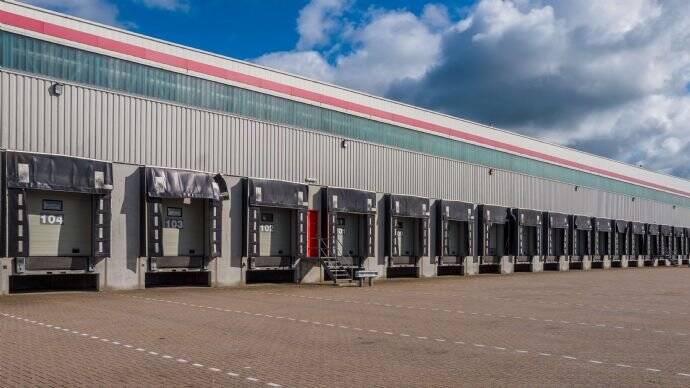 ***Teilbar ab 5.000 m²*** Hallenfläche zu vermieten