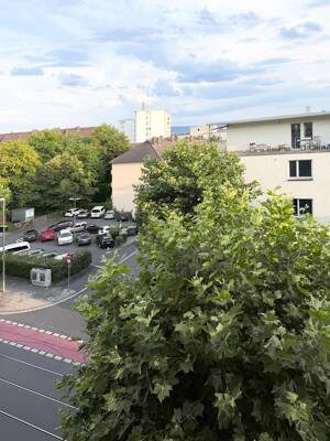 Vorderer Westen: Geräumige 3 Zimmer Wohnung mit großem Balkon – 34119 Kassel – Vorschaubild 2