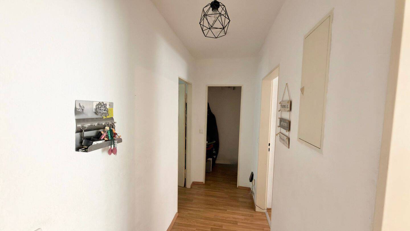 Nähe Gugelstrasse ! Hübsche, helle 2-ZW, 50 m², EBK gegen kl. Ablöse,1.OG ohne Aufzug – Nürnberg – Vorschaubild 9