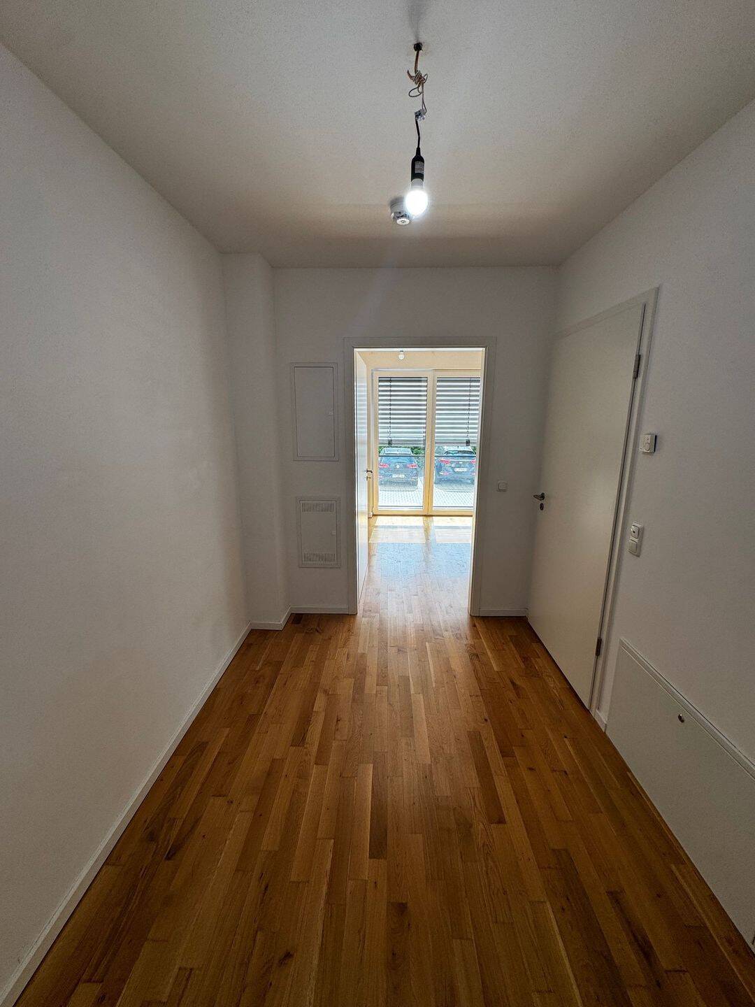 Lichtdurchflutete 1-Zimmer-Wohnung mit EBK & Balkon im grünen Buch – Berlin – Vorschaubild 2