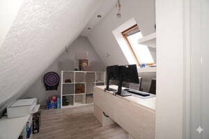 Sanierte Dachgeschosswohnung mit Dachterrasse und Garage in Bielefeld Quelle – 33649 Bielefeld – Vorschaubild 9